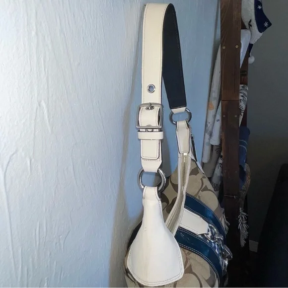 Coach Signature Jacquard Shoulder Bag F10993 | Leather Trim | Authentic - Picture 4 of 10